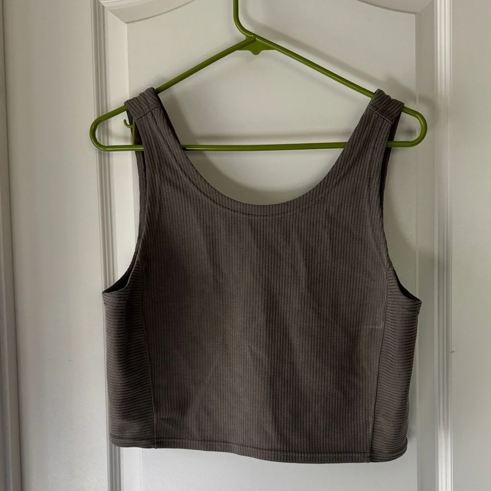 lululemon athletica Charcoal Ribbed Crop Top / J34 - Picture 1 of 5